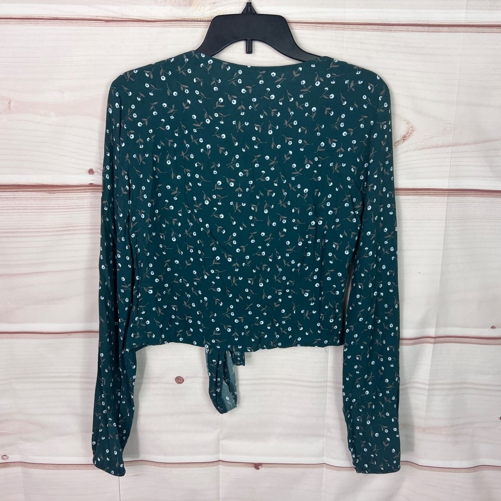 Brandy Melville Top Womens OS Green Floral Blouse Long Sleeve Crop Tie Waist - Picture 6 of 8
